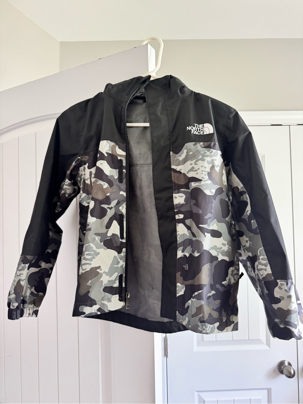 The North Face Men’s Black & Gray Camo Rain Jacket